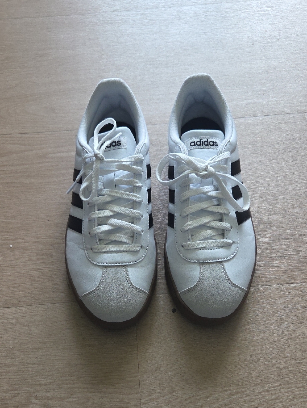 Adidas Court 9 1/2 Unsiex Shoes